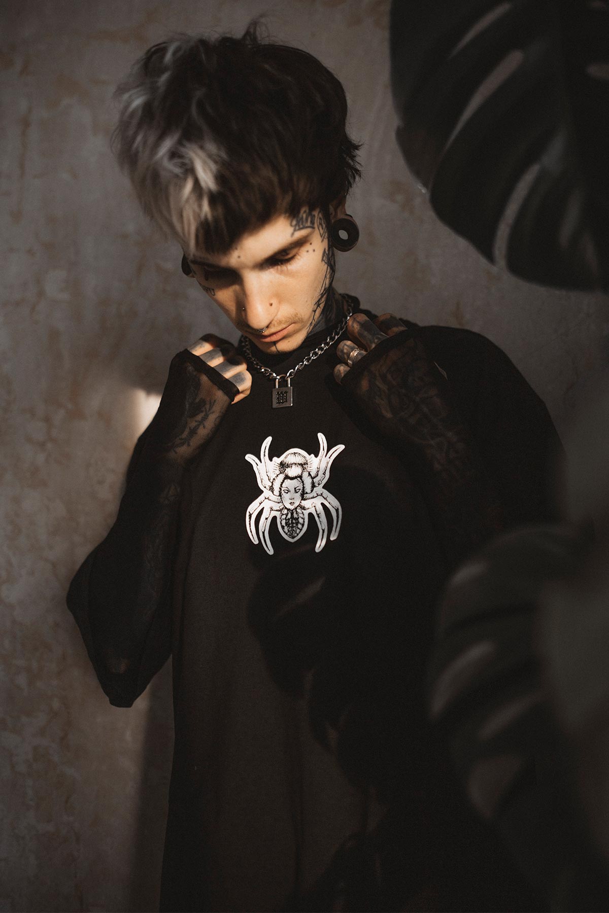 jorogumo-spider-tshirt-black.jpg